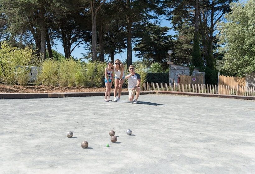 בית מלון כפרי Camping Les Grenettes