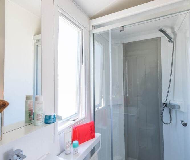 בית מלון כפרי Camping Les Grenettes