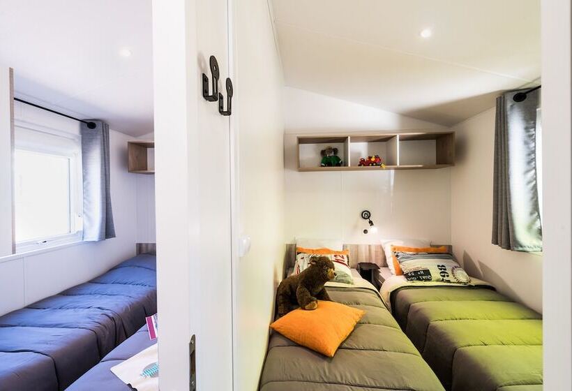 בית מלון כפרי Camping Les Grenettes