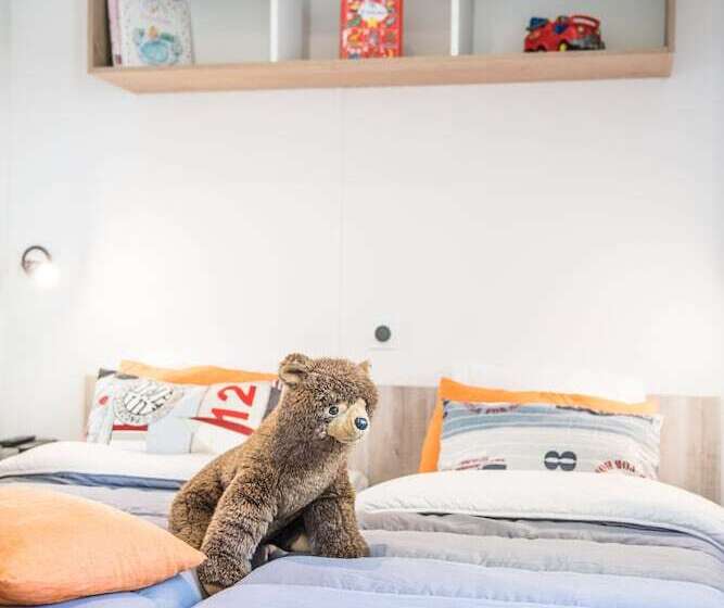 בית מלון כפרי Camping Les Grenettes