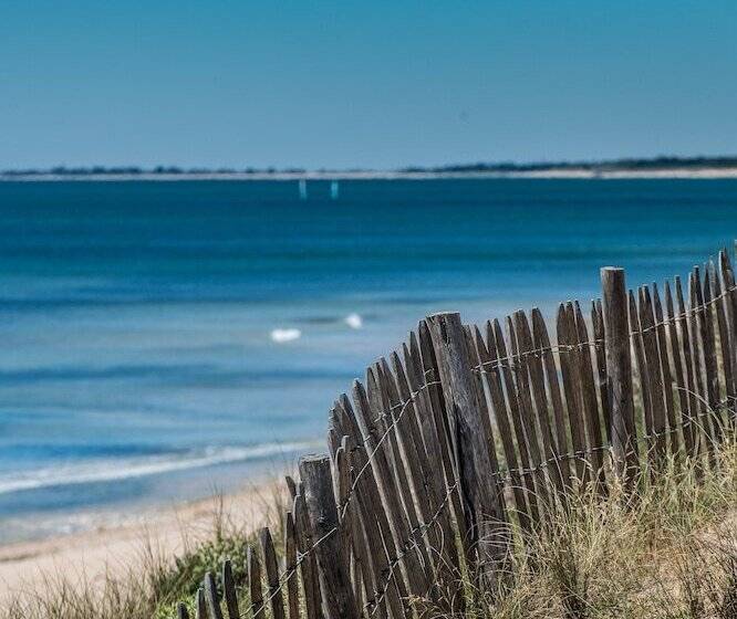בית מלון כפרי Camping Les Grenettes