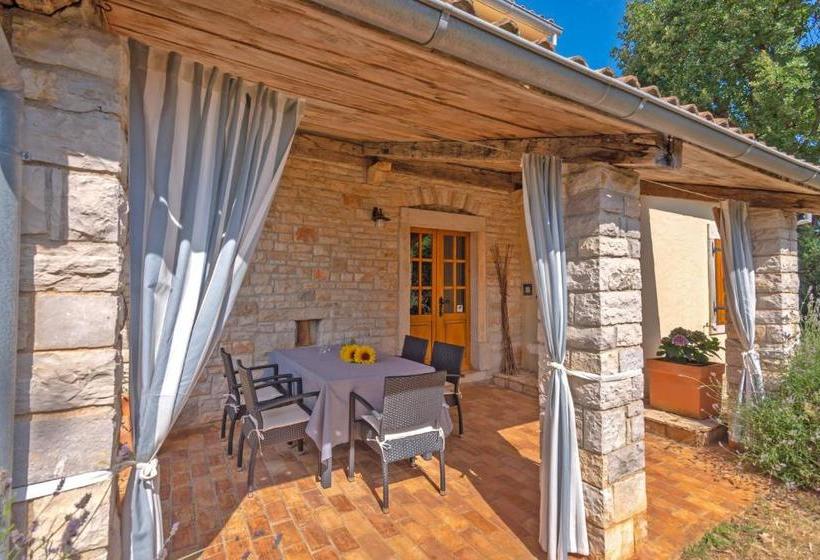 فندق Haus Istria Moderna