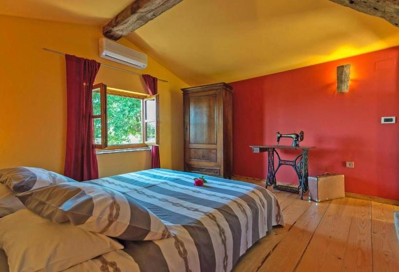 فندق Haus Istria Moderna