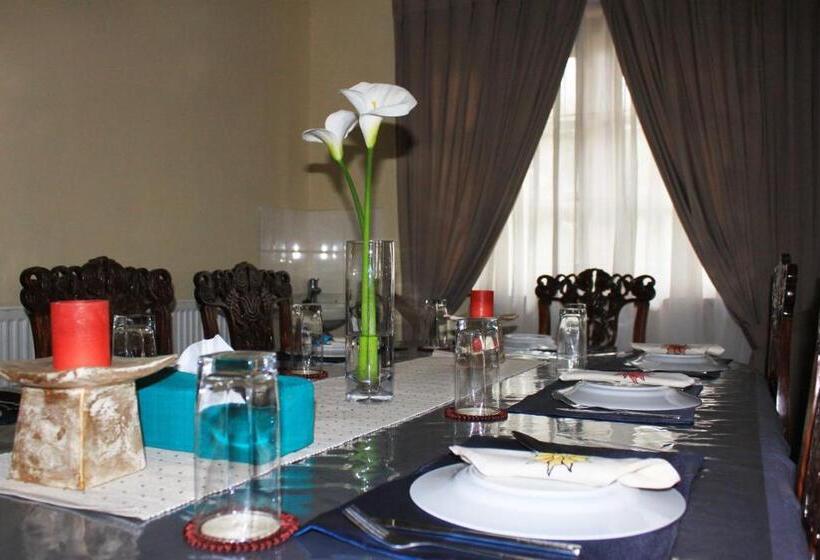 בית מלון כפרי Lady Horton Bungalow