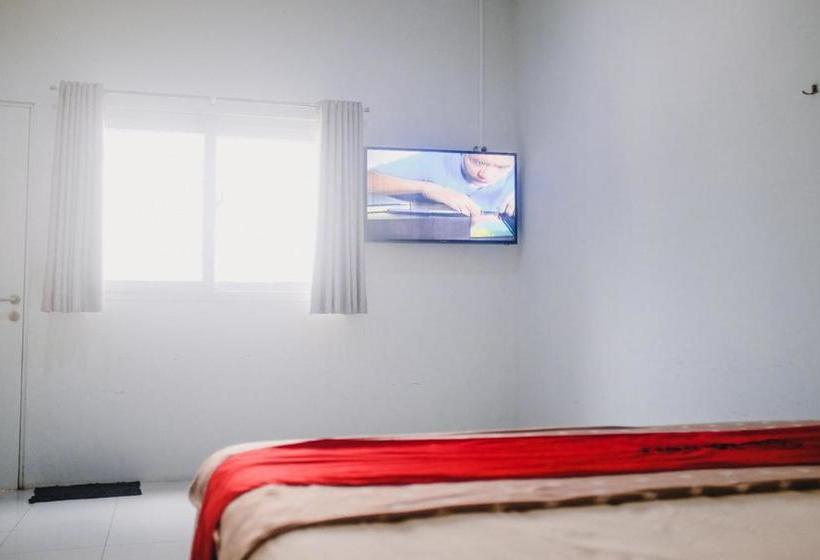 Hotel Reddoorz Near Sirkuit Sentul