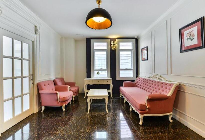 هتل The River Scene