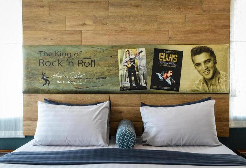 هتل The River Scene