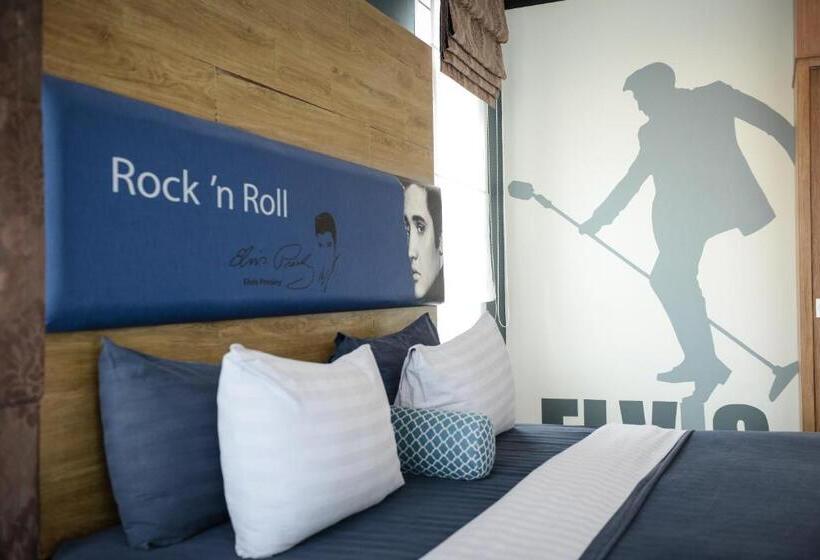 هتل The River Scene