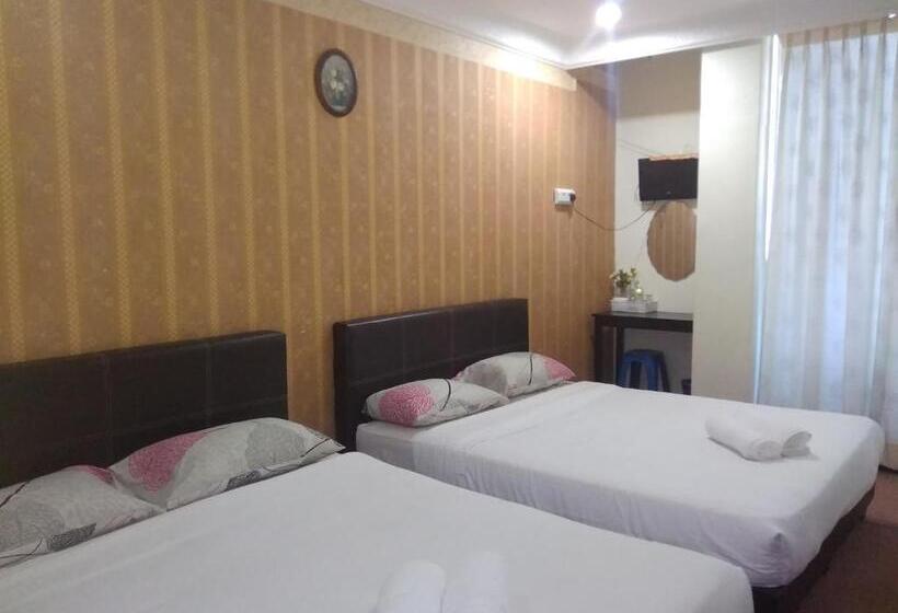 בית מלון כפרי Tropicanna Pulai Point