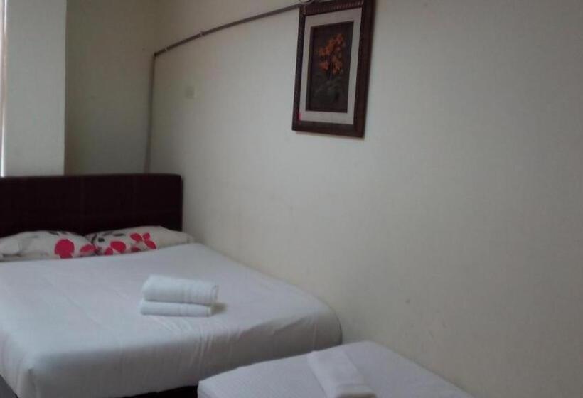 בית מלון כפרי Tropicanna Pulai Point