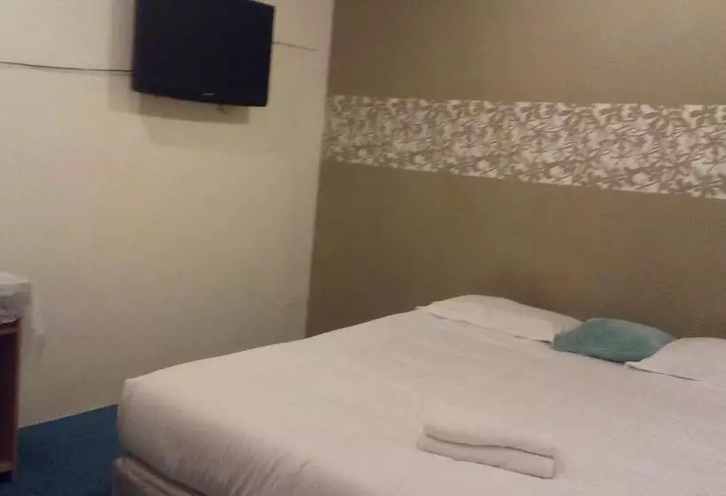 ホテル Tropicanna Pulai Point