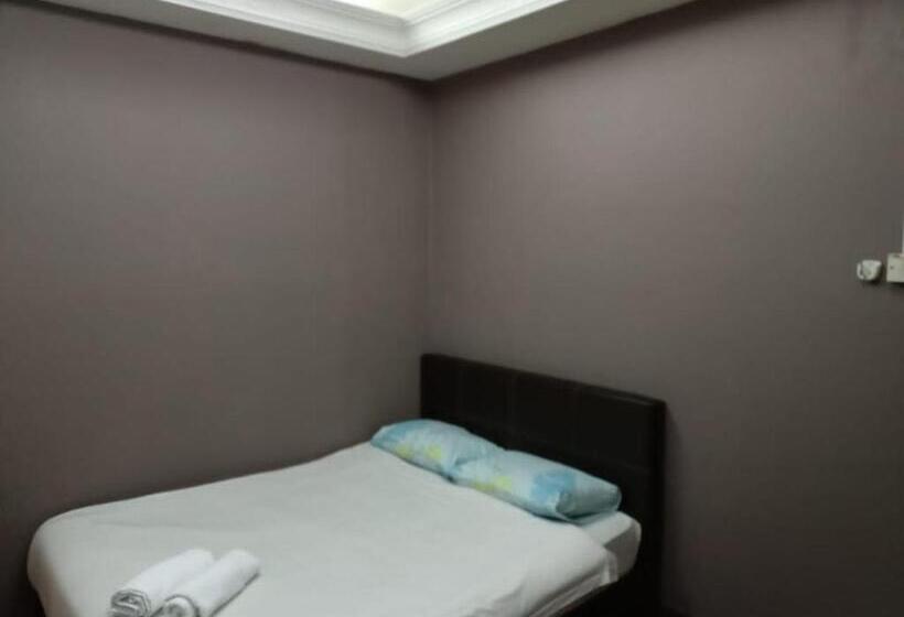 בית מלון כפרי Tropicanna Pulai Point