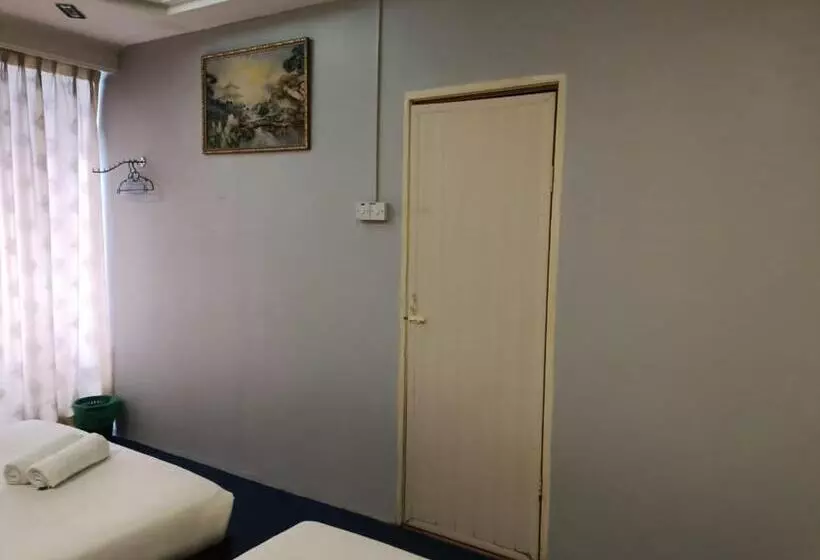 ホテル Tropicanna Pulai Point