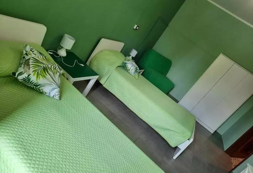 ユースホステル Locanda Della Luna Rossa