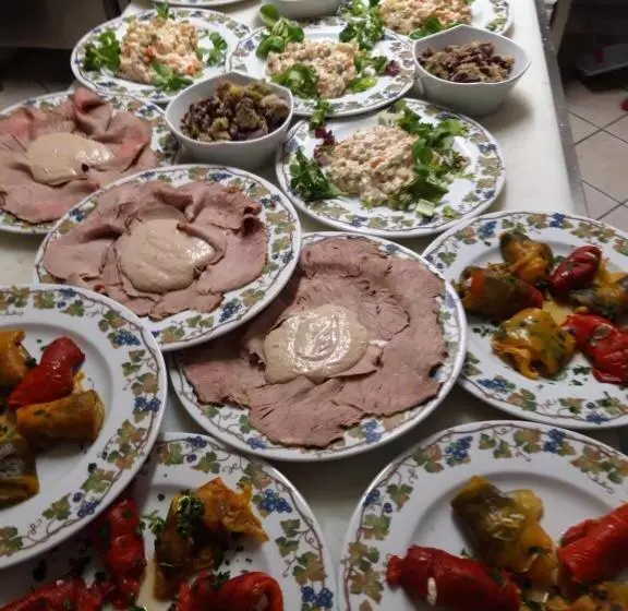 ユースホステル Locanda Della Luna Rossa