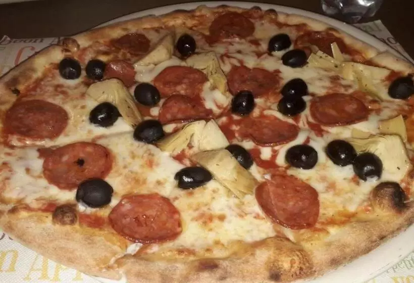 ユースホステル Locanda Della Luna Rossa