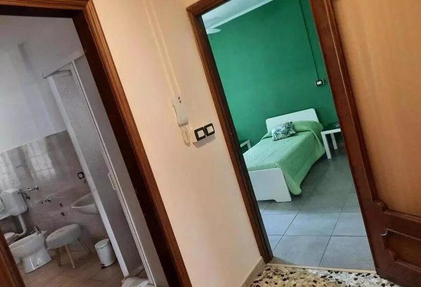 ユースホステル Locanda Della Luna Rossa