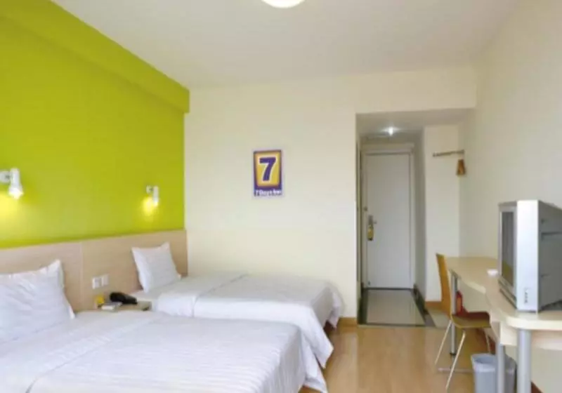 Hotelli 7days Inn Guangzhou Tian He Plaza