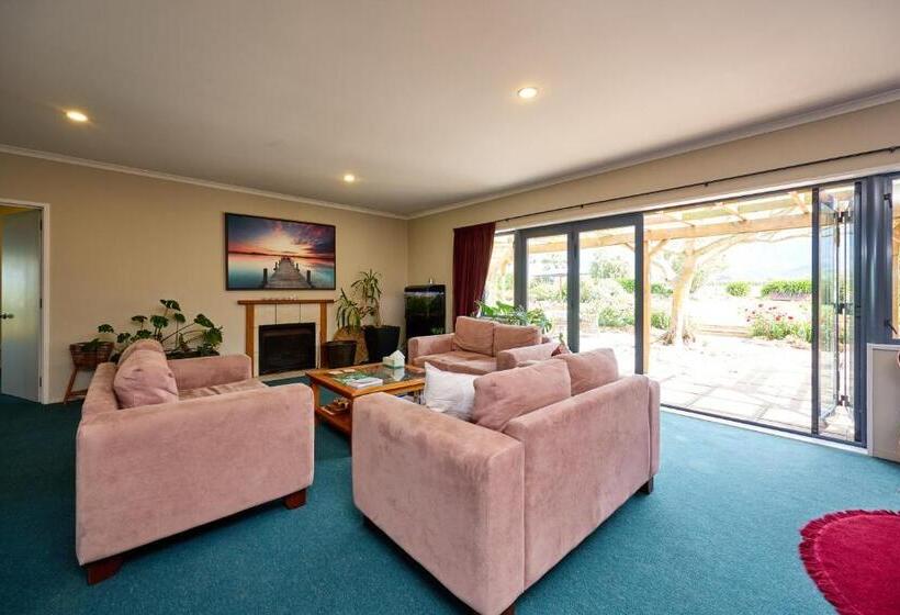 فندق Awatea Country Bed & Breakfast