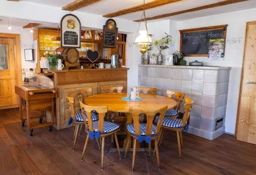 Hotelli Gasthaus Zur Post