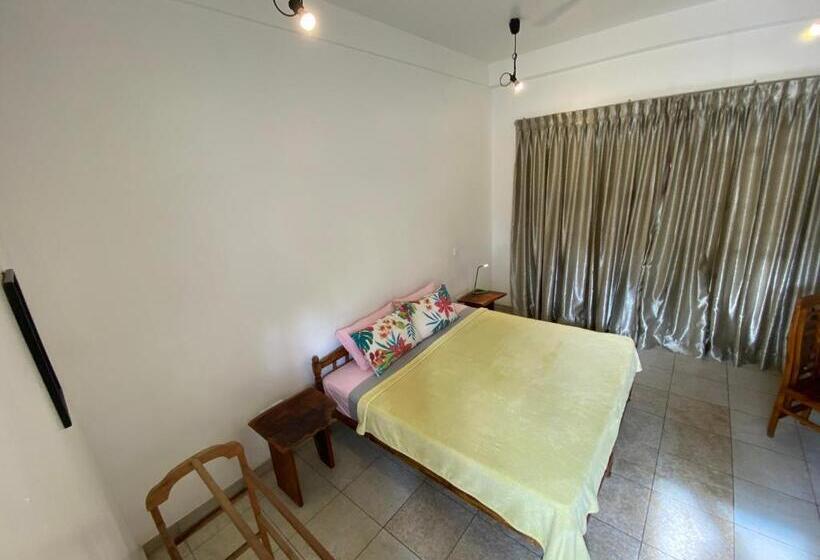 بنسيون Mirage Beach House At Morava Court