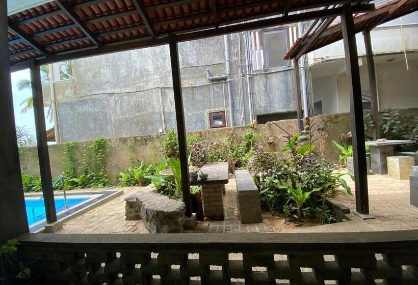 بنسيون Mirage Beach House At Morava Court