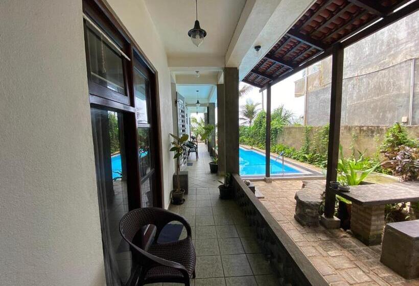 بنسيون Mirage Beach House At Morava Court