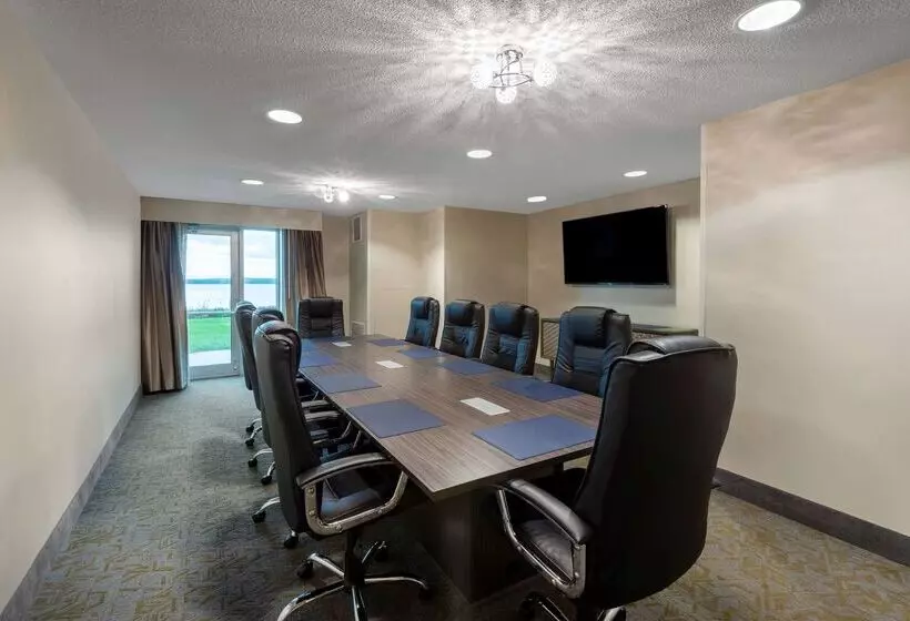 41 Lakefront Hotel, Trademark Collection By Wyndham