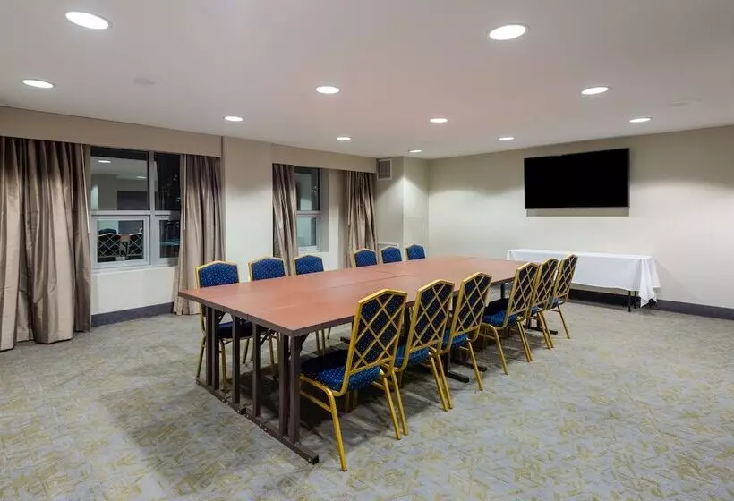 41 Lakefront Hotel, Trademark Collection By Wyndham