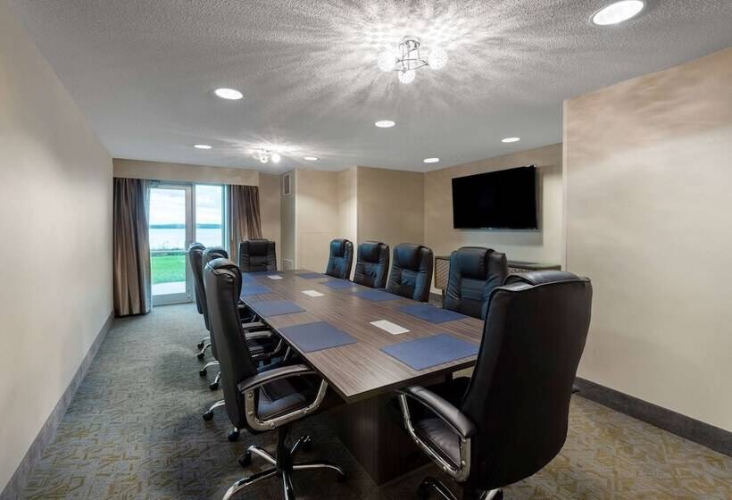 41 Lakefront Hotel, Trademark Collection By Wyndham