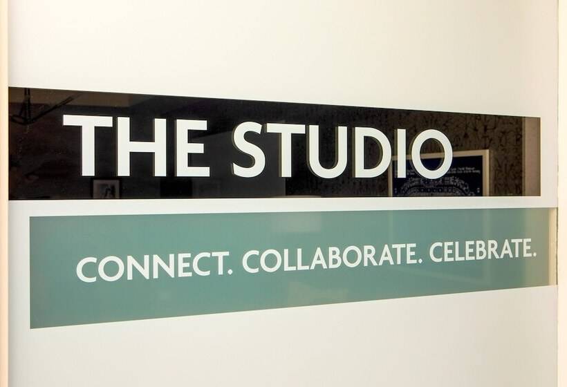 בית מלון כפרי Crowne Plaza Boston   Woburn, An Ihg