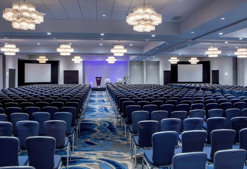 בית מלון כפרי Crowne Plaza Boston   Woburn, An Ihg