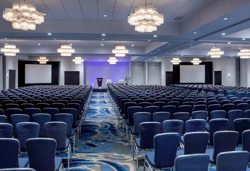 호텔 Crowne Plaza Boston   Woburn, An Ihg