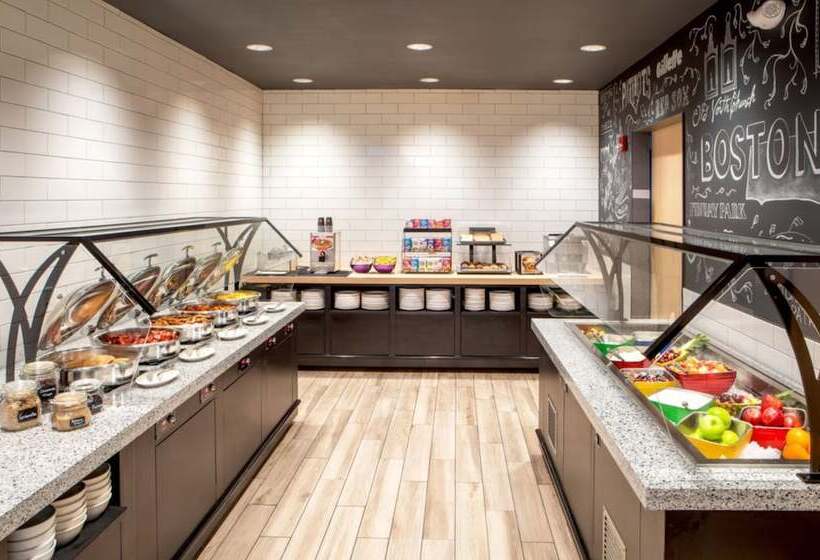 בית מלון כפרי Crowne Plaza Boston   Woburn, An Ihg