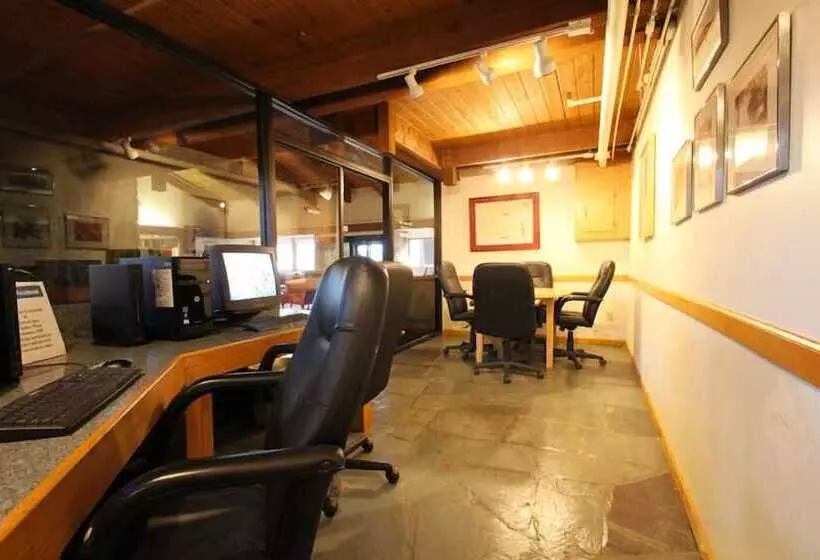 هتل Fireside Inn & Suites West Lebanon