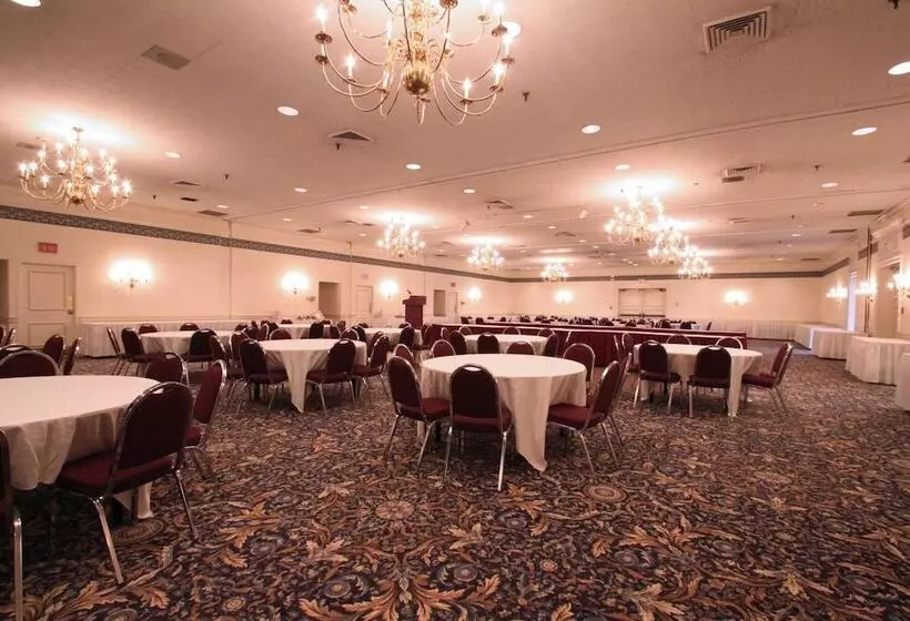 هتل Fireside Inn & Suites West Lebanon