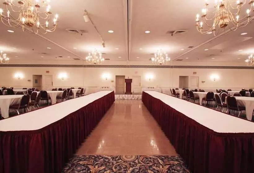 هتل Fireside Inn & Suites West Lebanon