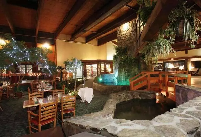 هتل Fireside Inn & Suites West Lebanon