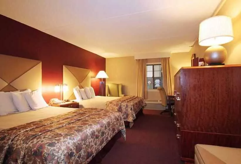 هتل Fireside Inn & Suites West Lebanon