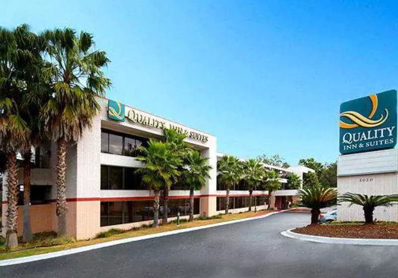 هتل Quality Inn & Suites