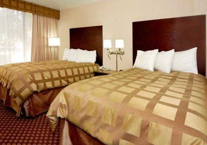 בית מלון כפרי Quality Inn & Suites