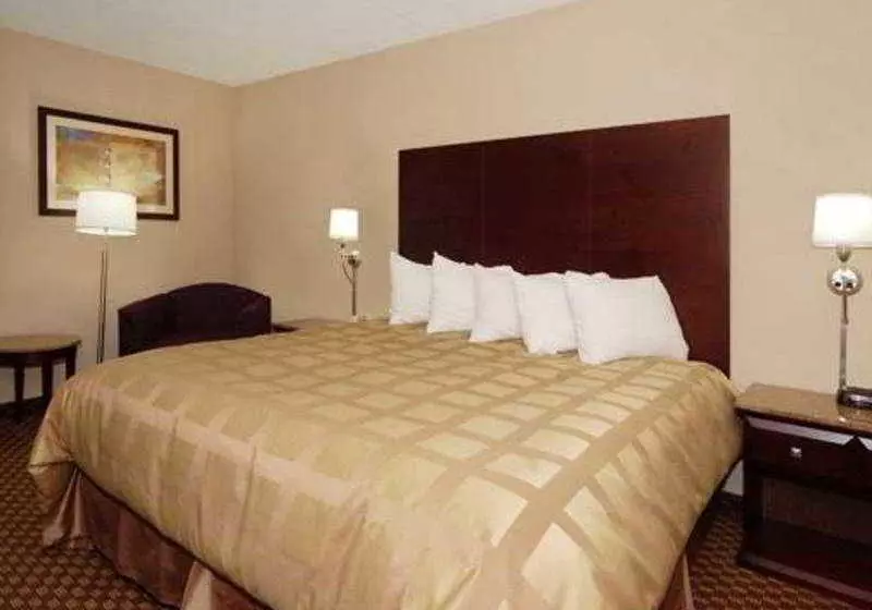 هتل Quality Inn & Suites