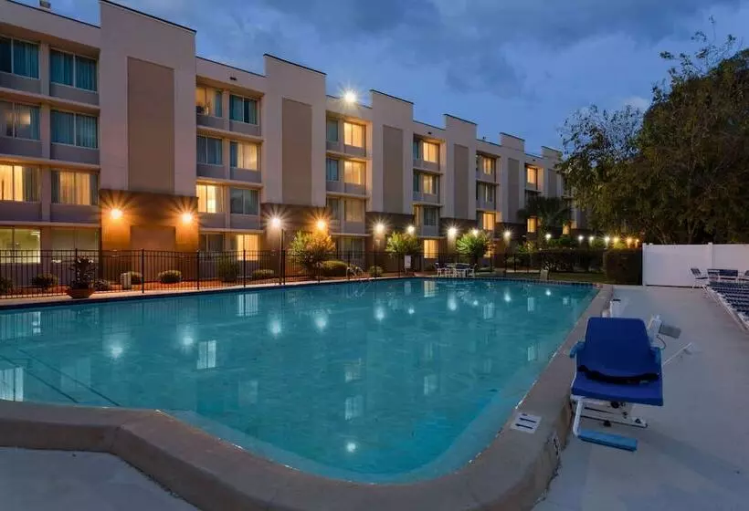 호텔 Wyndham Garden Tallahassee Capitol Near Fsu