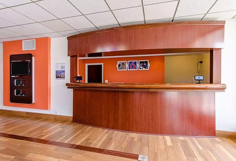 Motel 6 Staunton, Va