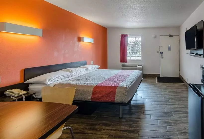 Motel 6 Staunton, Va