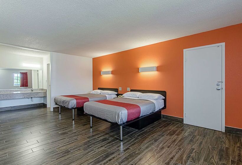 Motel 6 Staunton, Va