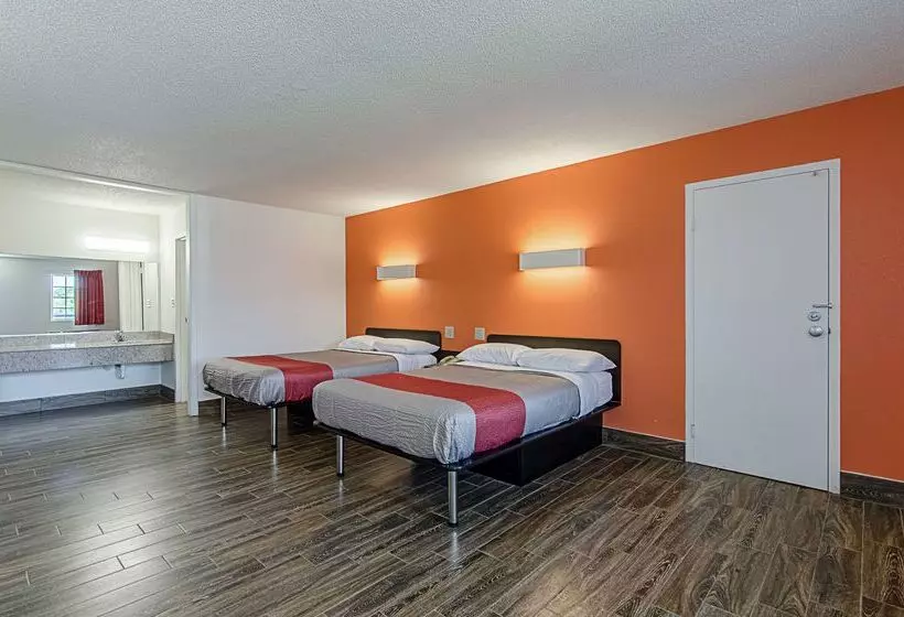 Motel 6 Staunton, Va