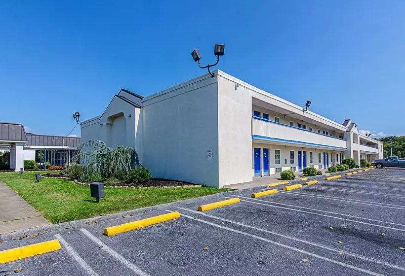 Motel 6 Staunton, Va