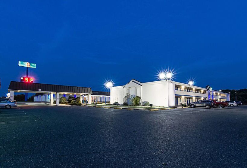 Motel 6 Staunton, Va