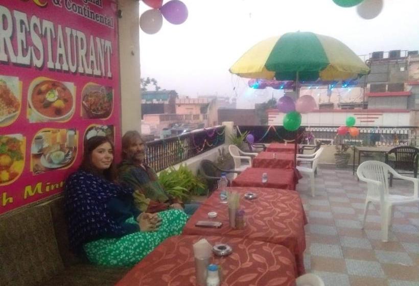 هتل Sai Palace Walking Distance From Taj Mahal  View Of Taj Mahal